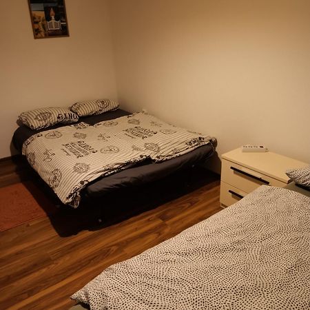 Apartment Jarun Comfort Zagreb Buitenkant foto